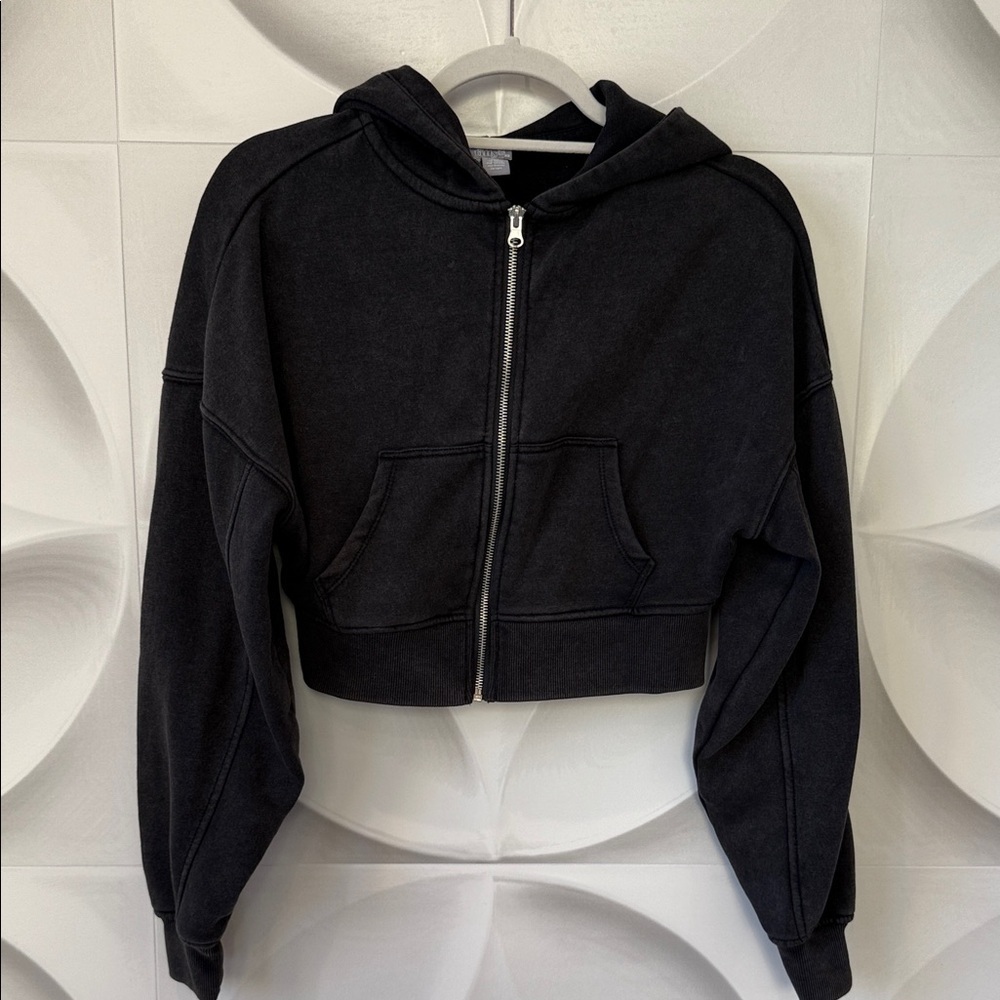 Tilly’s Black Faded Hoodie Zip-Up